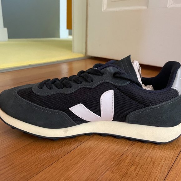 VEJA RIO BRANCO NWT - Picture 3 of 4